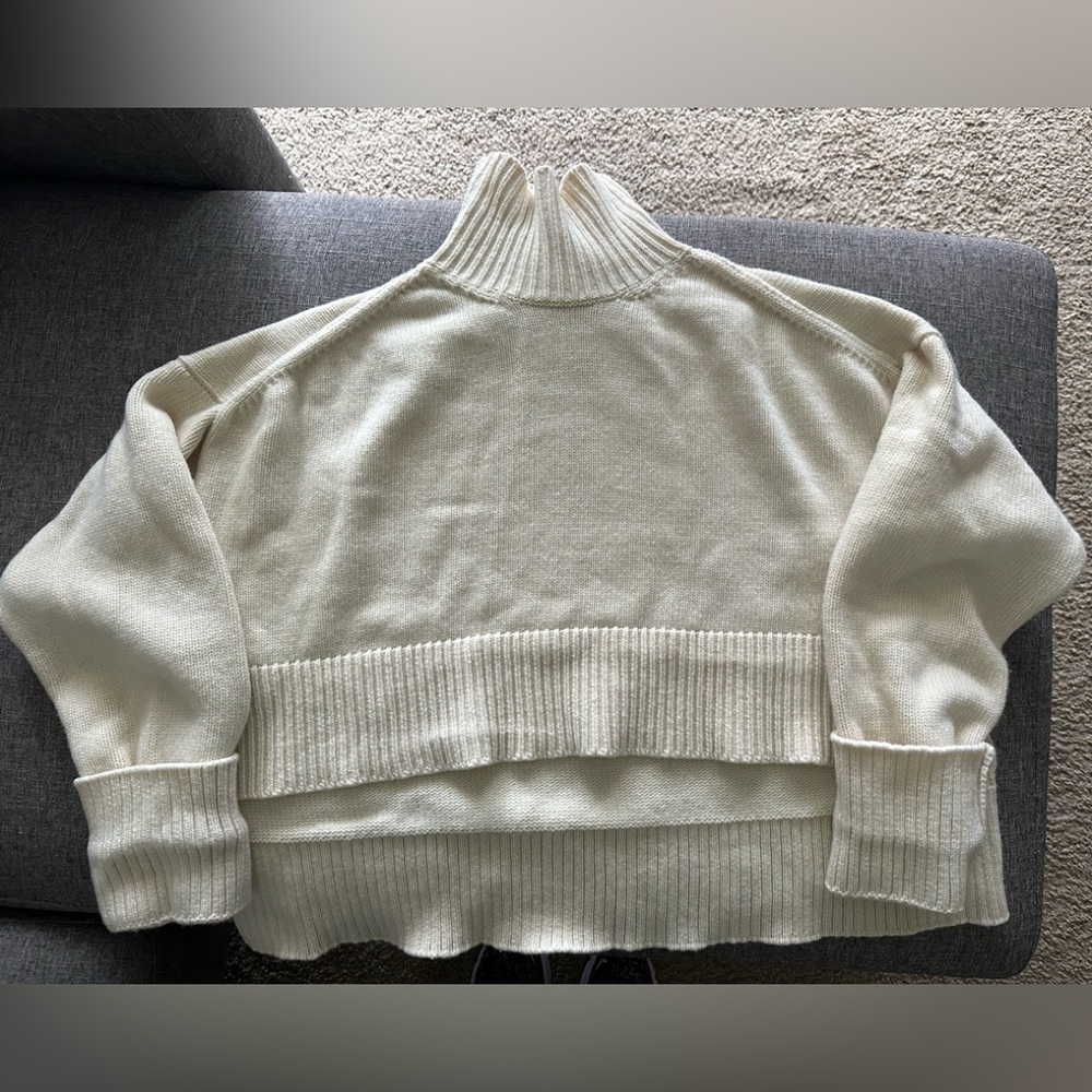 Zara Chunky Cropped Turtleneck Sweater in Cream size SX/S